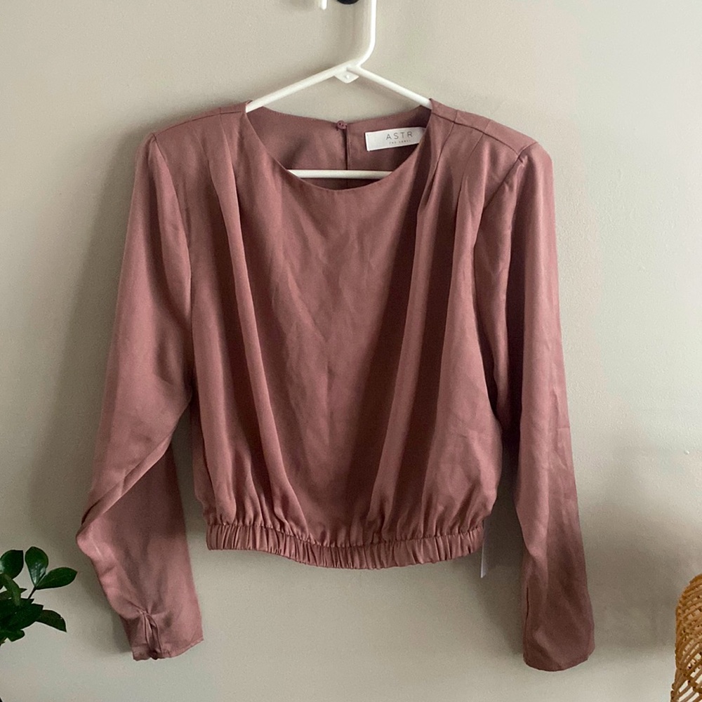 ASTR the label • mauve crop blouse